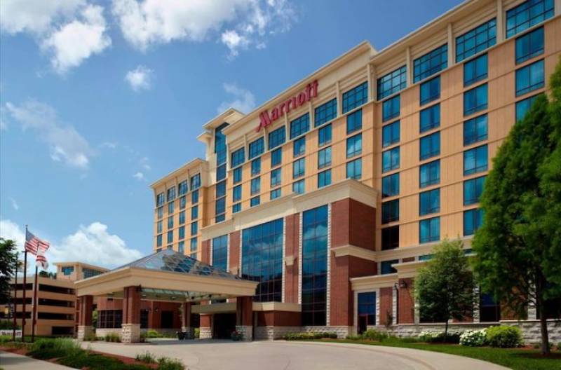 Bloomington-Normal Marriott Hotel Houses Students During the Pandemic