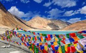 Ladakh suspends all important winter tourist activities