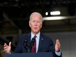 Travel groups ask Biden to end COVID-19 testing for vaccinated US-bound passengers